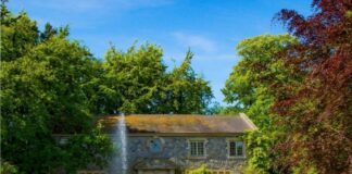 เด
เดฏเตผเดฒเดฃเตเดเดฟเดฒเต เดเดฐเต เดเตเดฐเดพเดฎเด เดฎเตเดดเตเดตเตป เดจเดฟเดเตเดเดณเตเดเตเดคเดพเดเตเดเดพเด.. เดตเตเดฃเตเดเดคเต 23 เดฎเดฟเดฒเตเดฏเตบ เดกเตเดณเตผ.!